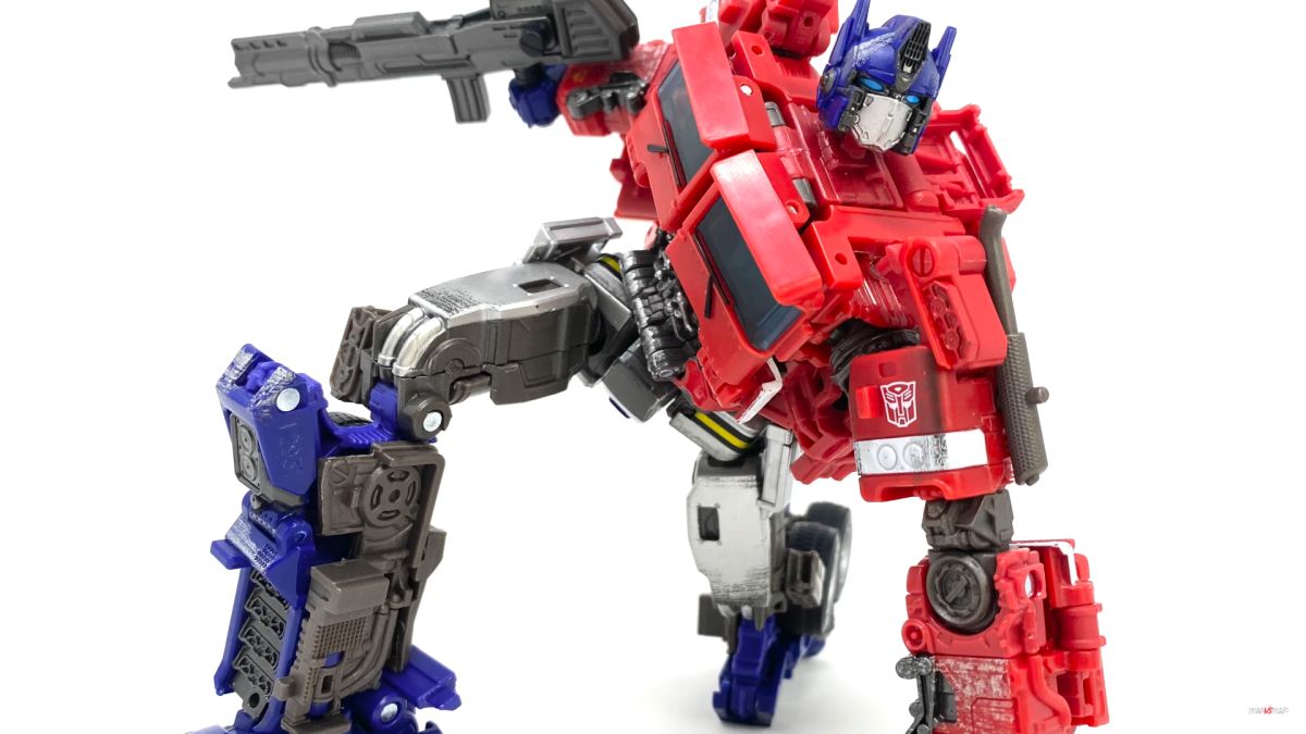 Transformers Premium Finish PF SS-02 Optimus Prime In-Hand Images